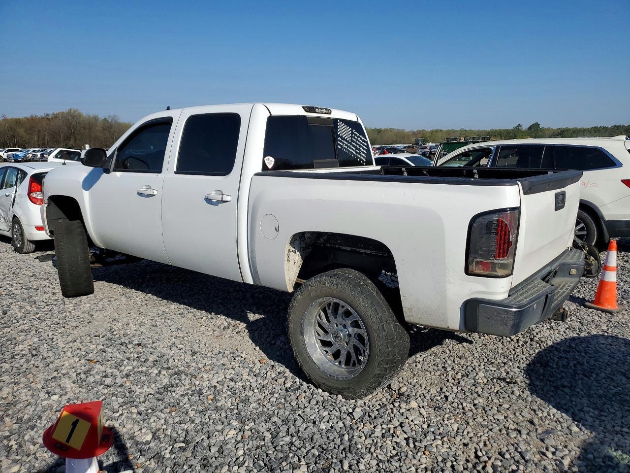 2008 Chevrolet Silverado K1500 - Фото 2