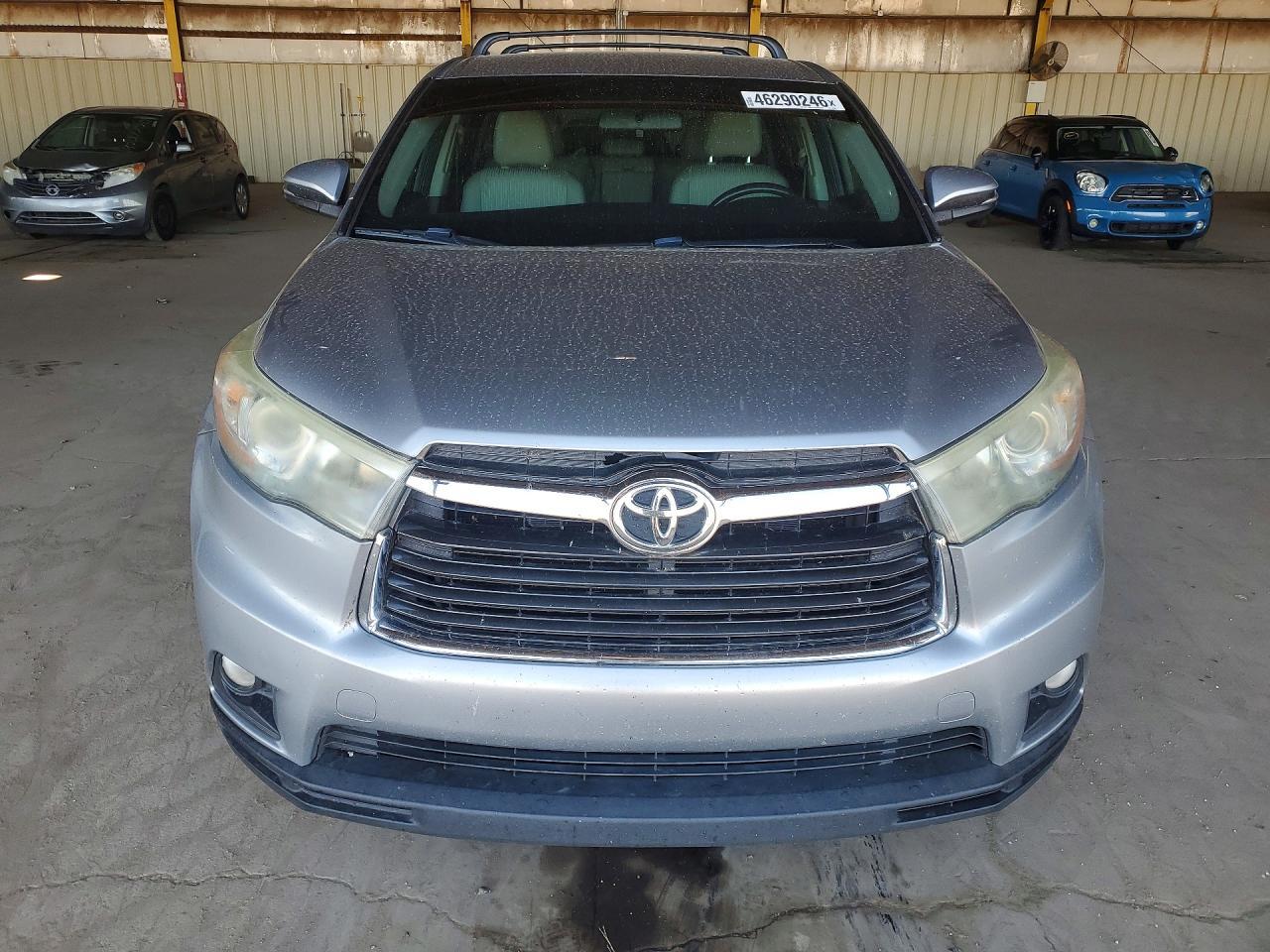 2016 Toyota Highlander Le Plus - Image 5