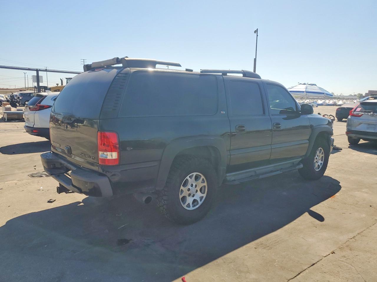 2005 Chevrolet Suburban K1500 - Image 3