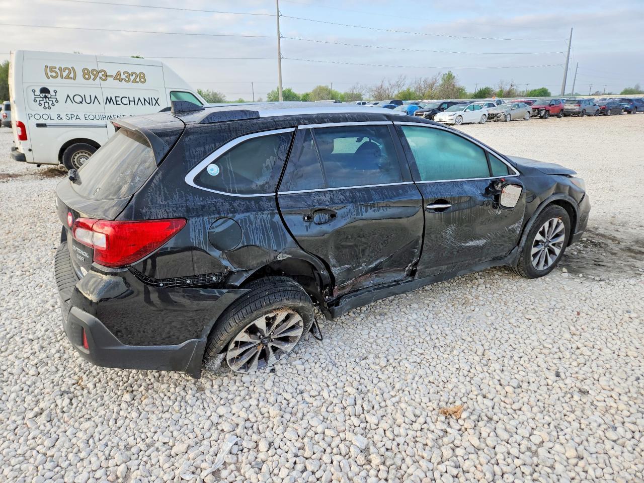 2018 Subaru Outback Touring - Image 3
