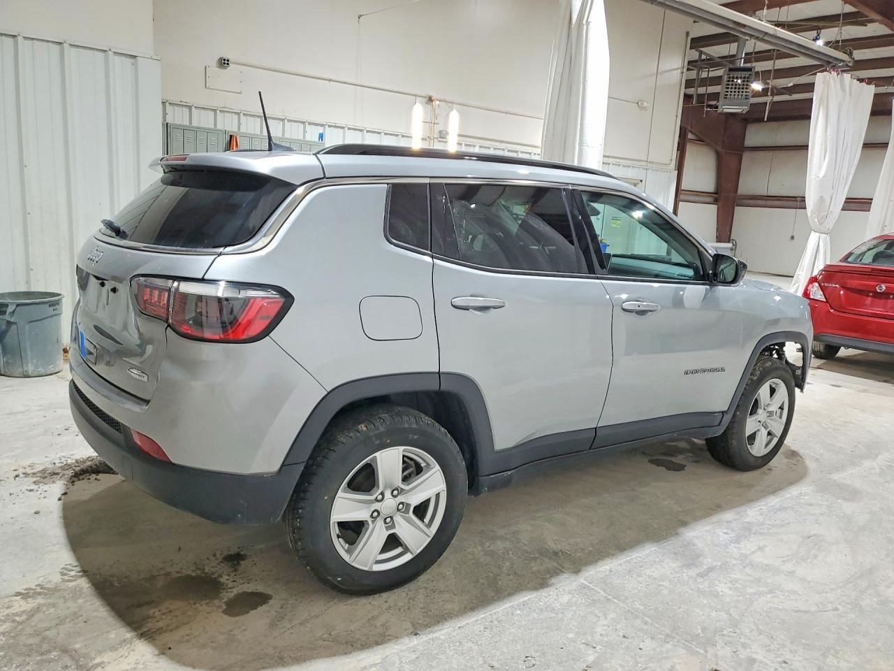 2022 Jeep Compass Latitude - Фото 3