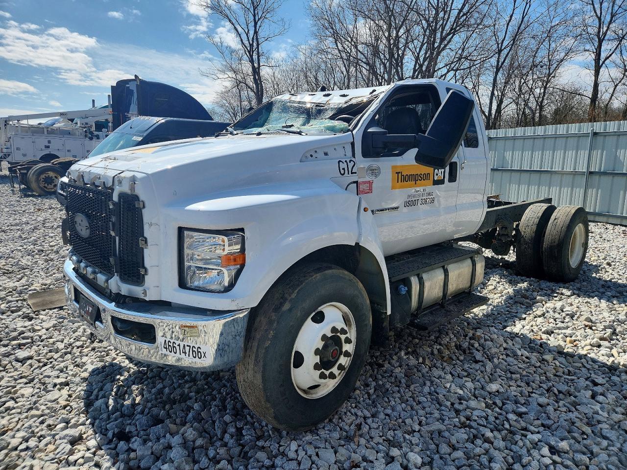2022 Ford F750 Super Duty - Image 2