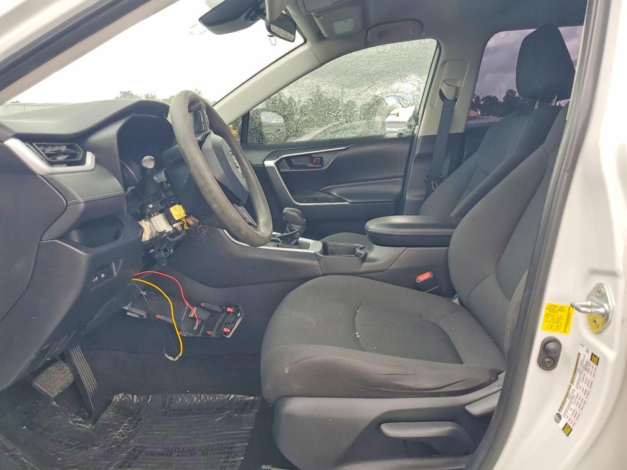 2021 Toyota Rav4 Le - Image 7