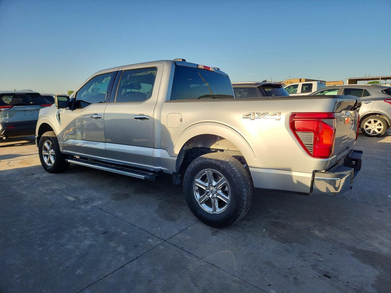 2024 Ford F150 Xlt - Фото 2