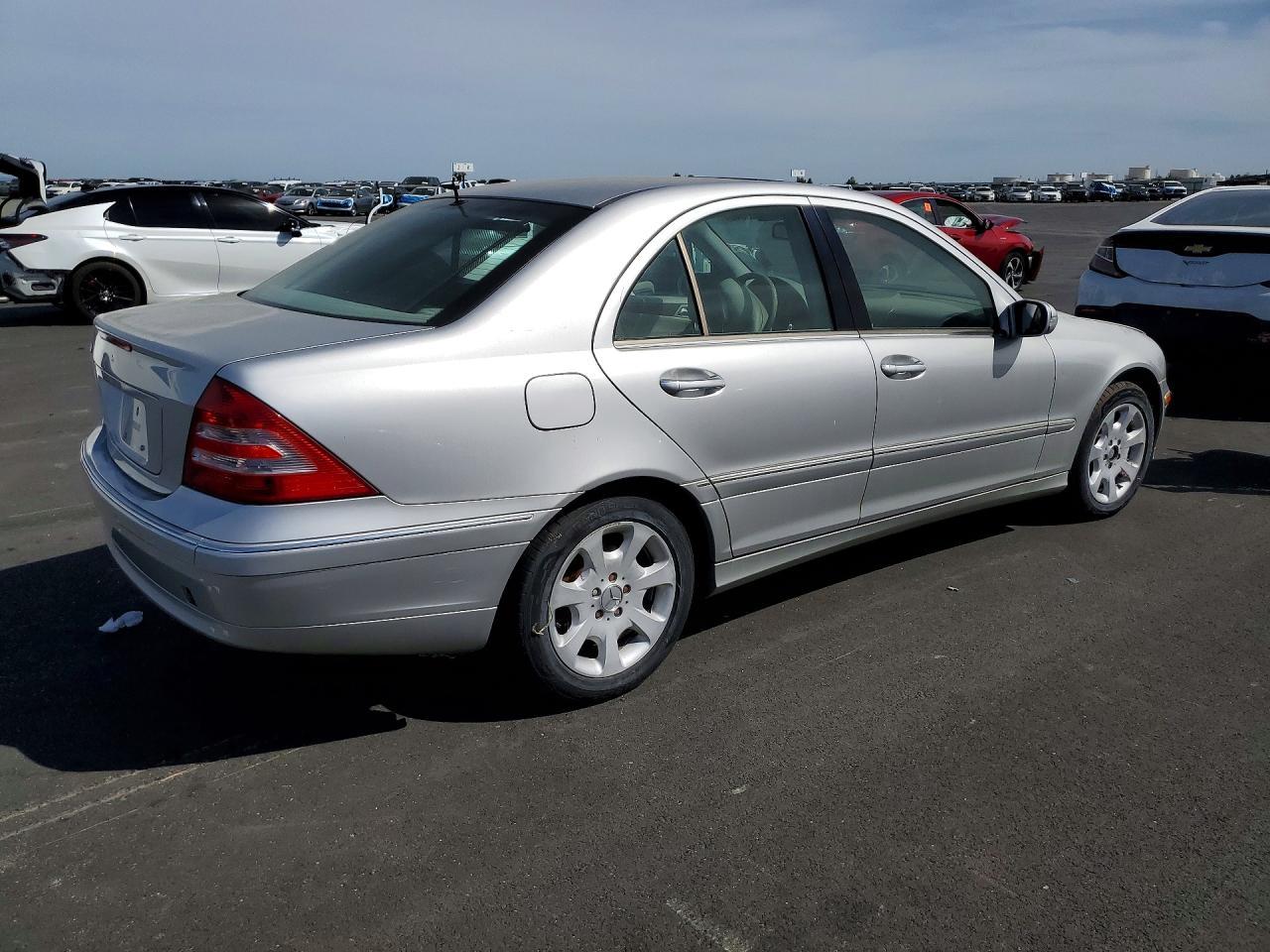 2005 Mercedes-Benz C 240 - Фото 3