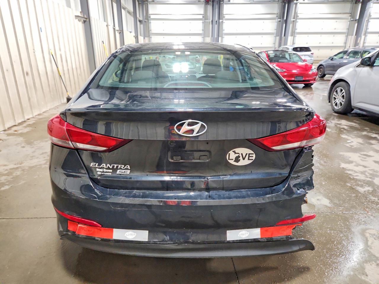 2018 Hyundai Elantra Se - Image 6