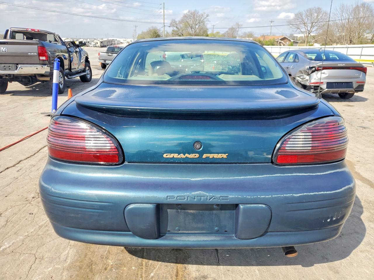 1997 Pontiac Grand Prix Se - Image 6