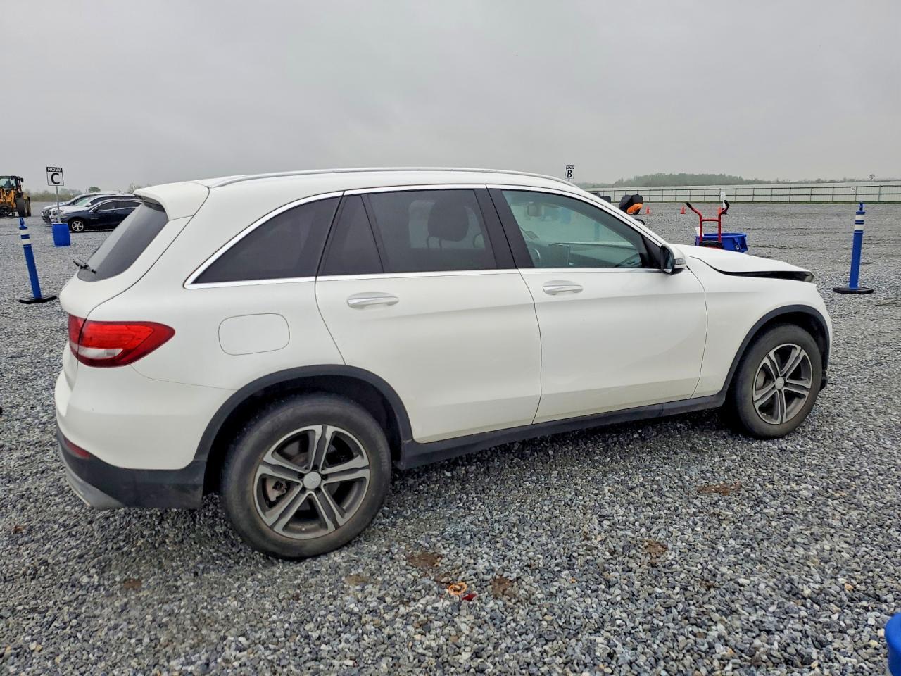 2017 Mercedes-Benz Glc 300 - Фото 3