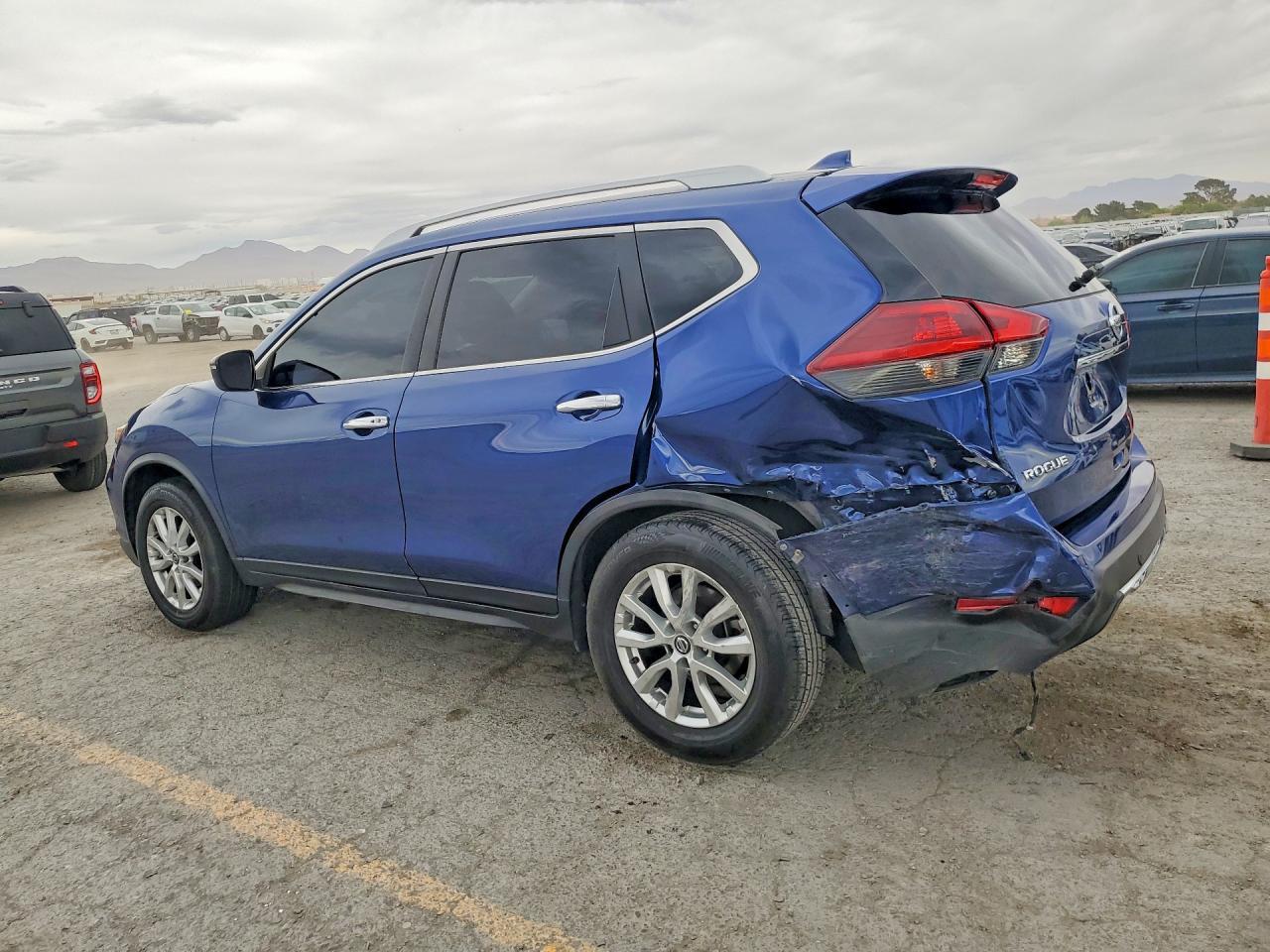 2020 Nissan Rogue Sv - Фото 2