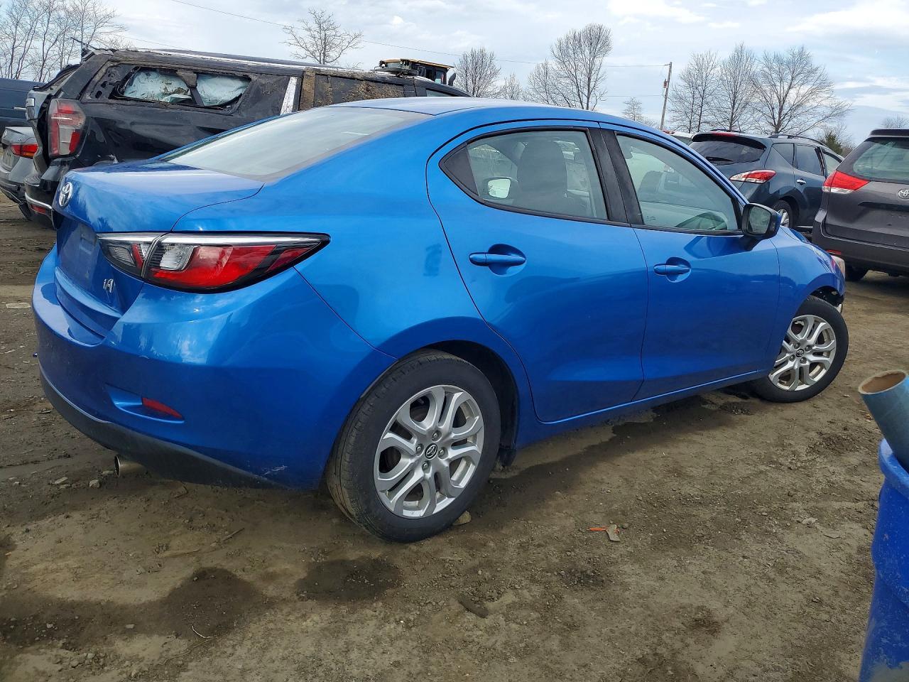 2018 Toyota Yaris Ia Base - Фото 3
