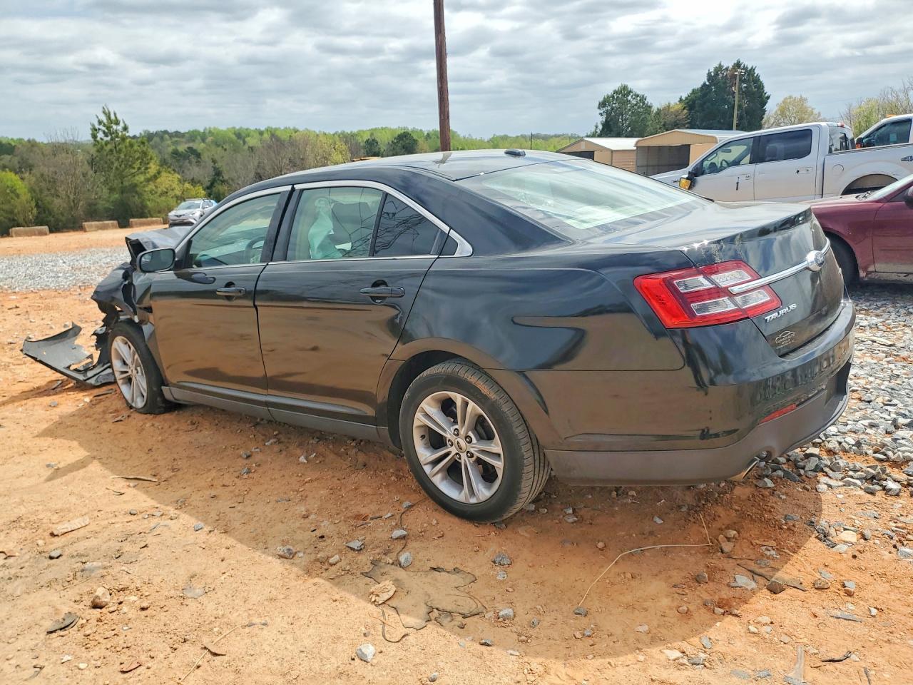 2018 Ford Taurus Se - Image 2