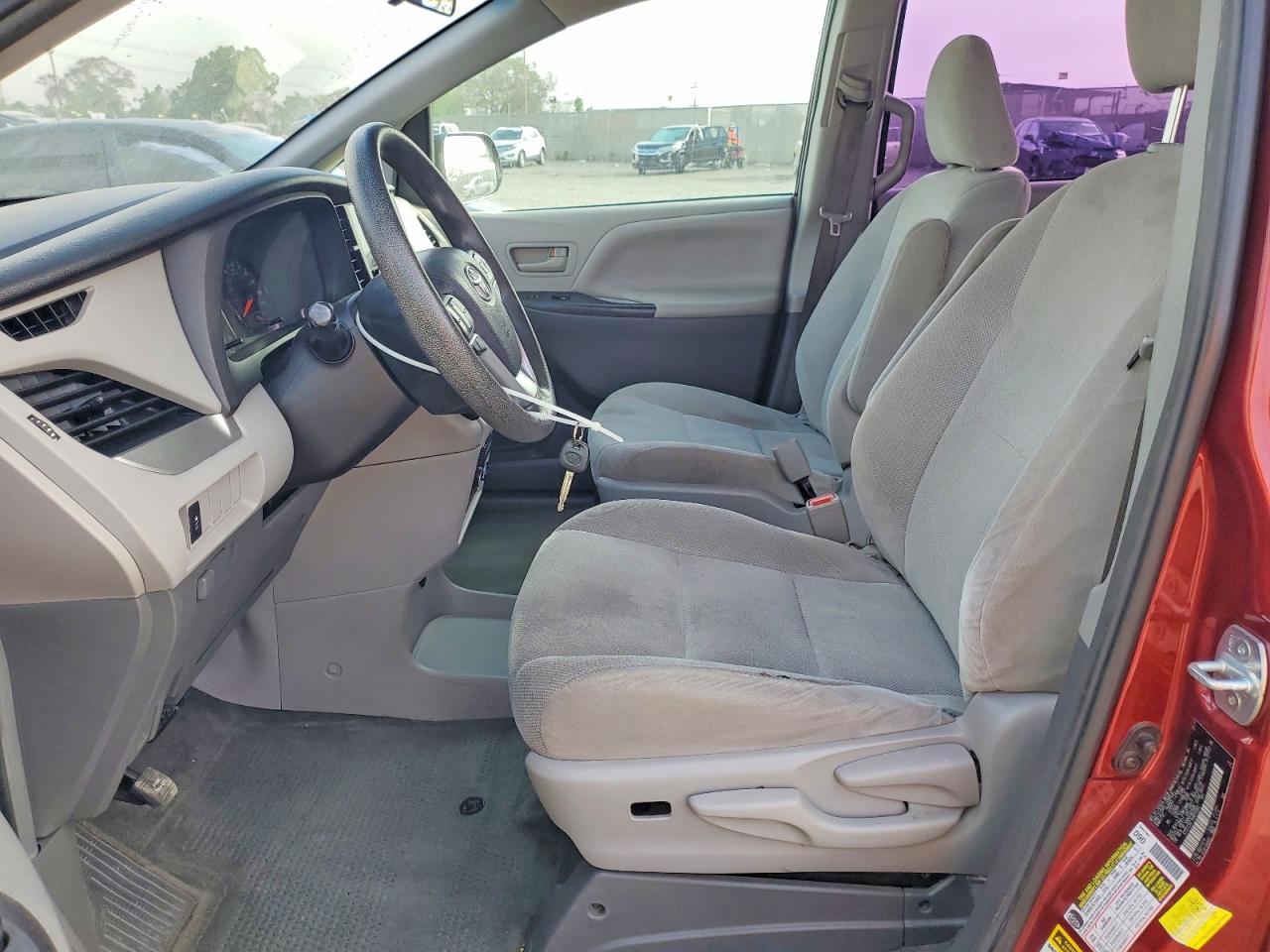 2017 Toyota Sienna L 7-Passenger - Фото 7