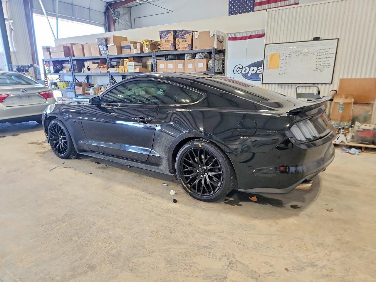 2016 Ford Mustang Gt - Фото 2