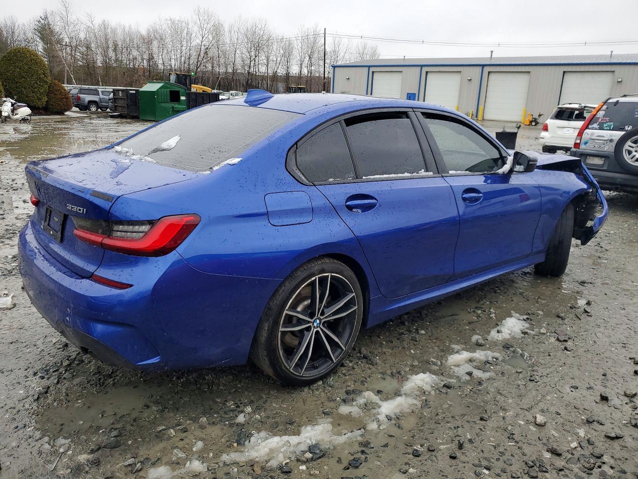 2019 BMW 330Xi - Фото 3
