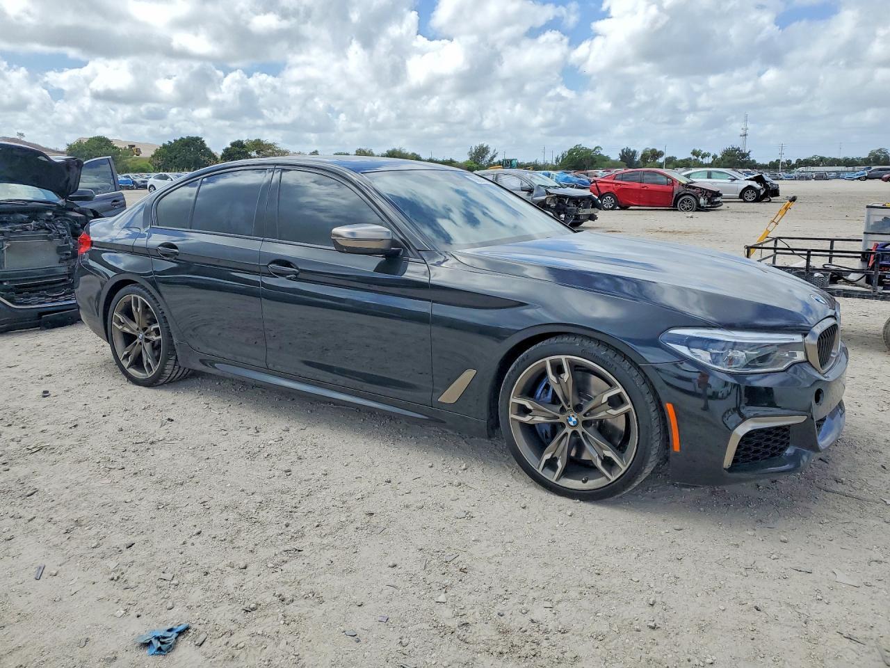 2019 BMW M550Xi - Фото 4