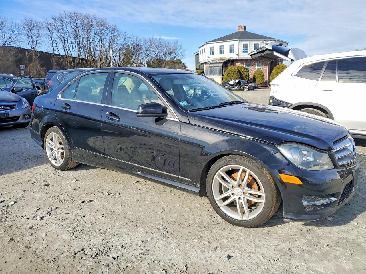 2012 Mercedes-Benz C 300 4Matic - Фото 4