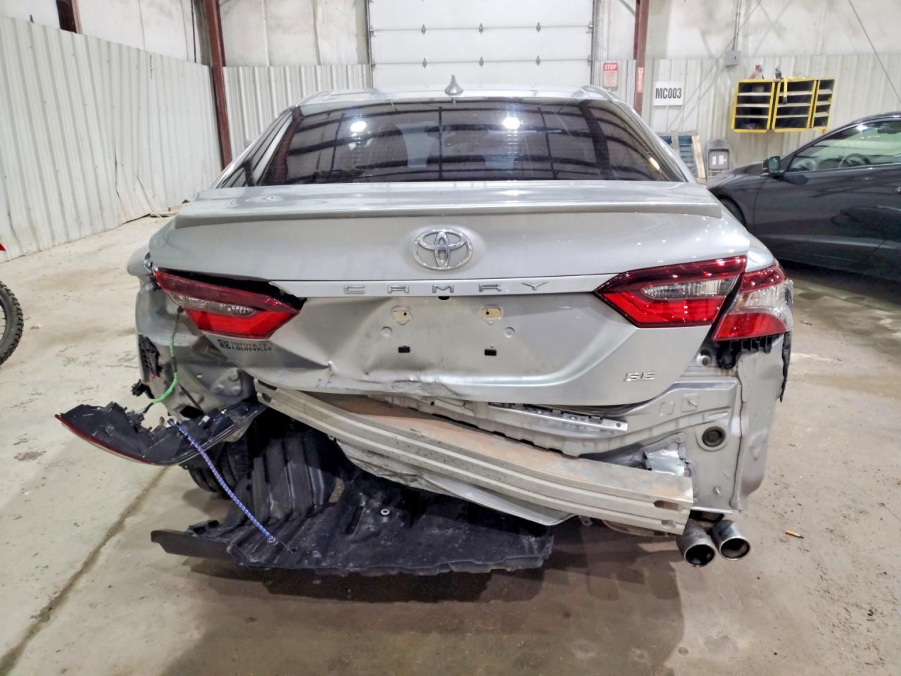 2023 Toyota Camry Se - Фото 6