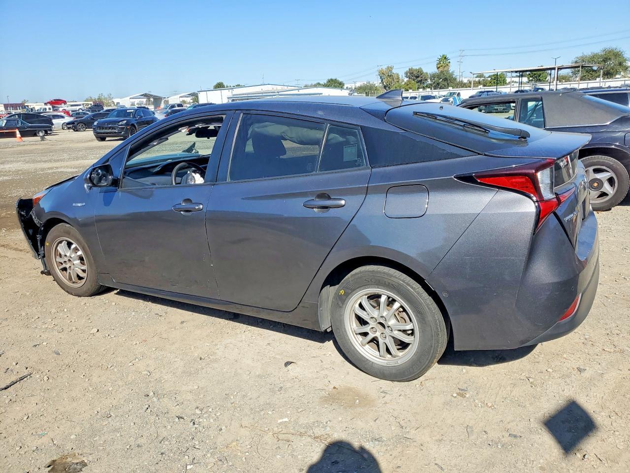 2019 Toyota Prius Le - Фото 2