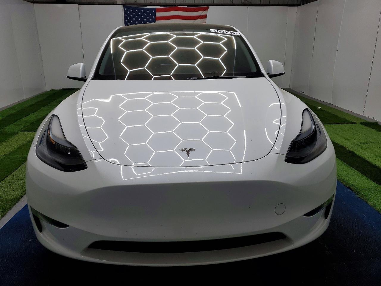 2023 Tesla Model Y - Фото 5