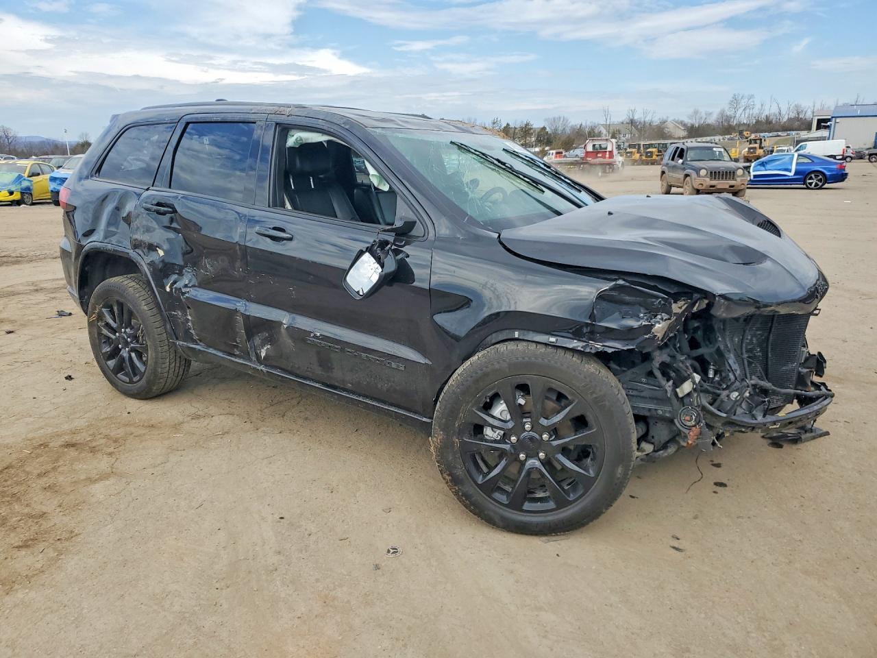 2018 Jeep Grand Cheroke - Image 4