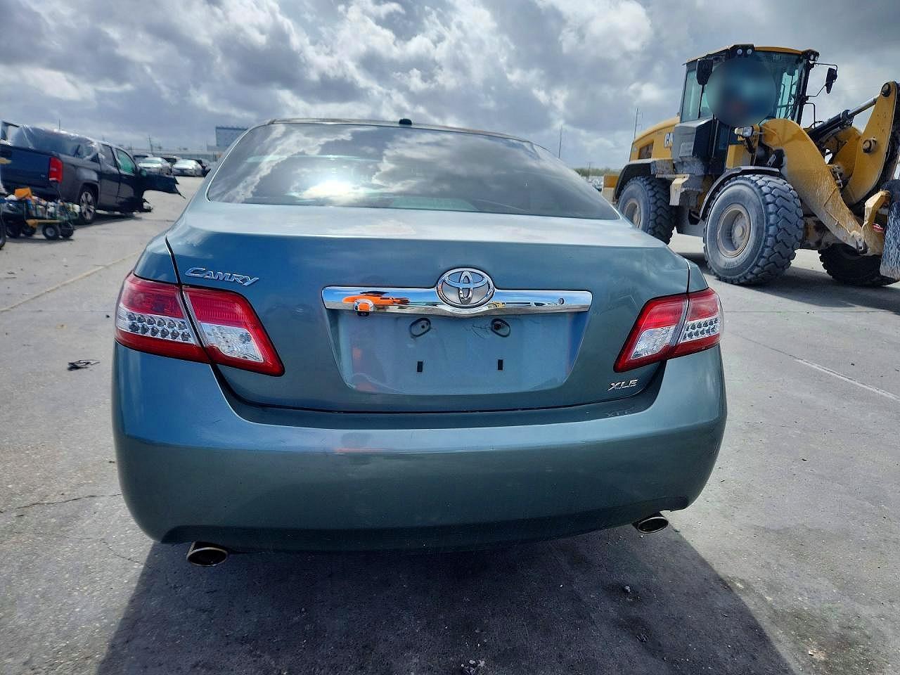 2011 Toyota Camry Xle V6 - Фото 6