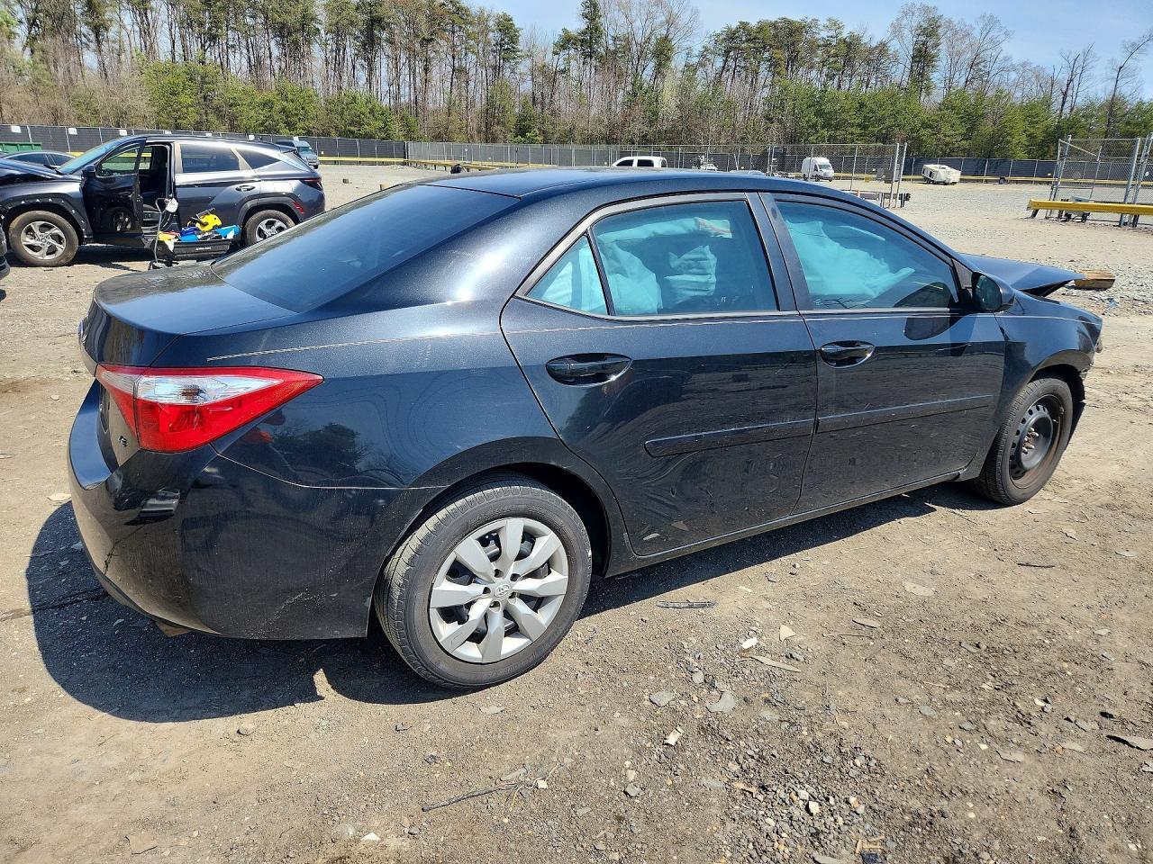 2015 Toyota Corolla Le - Фото 3
