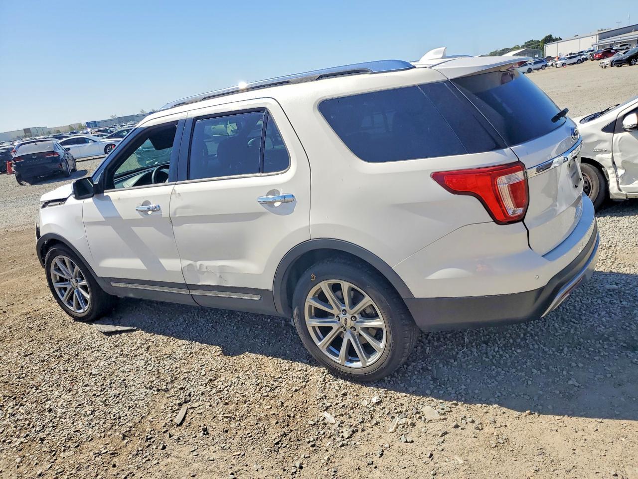 2016 Ford Explorer Limited - Фото 2
