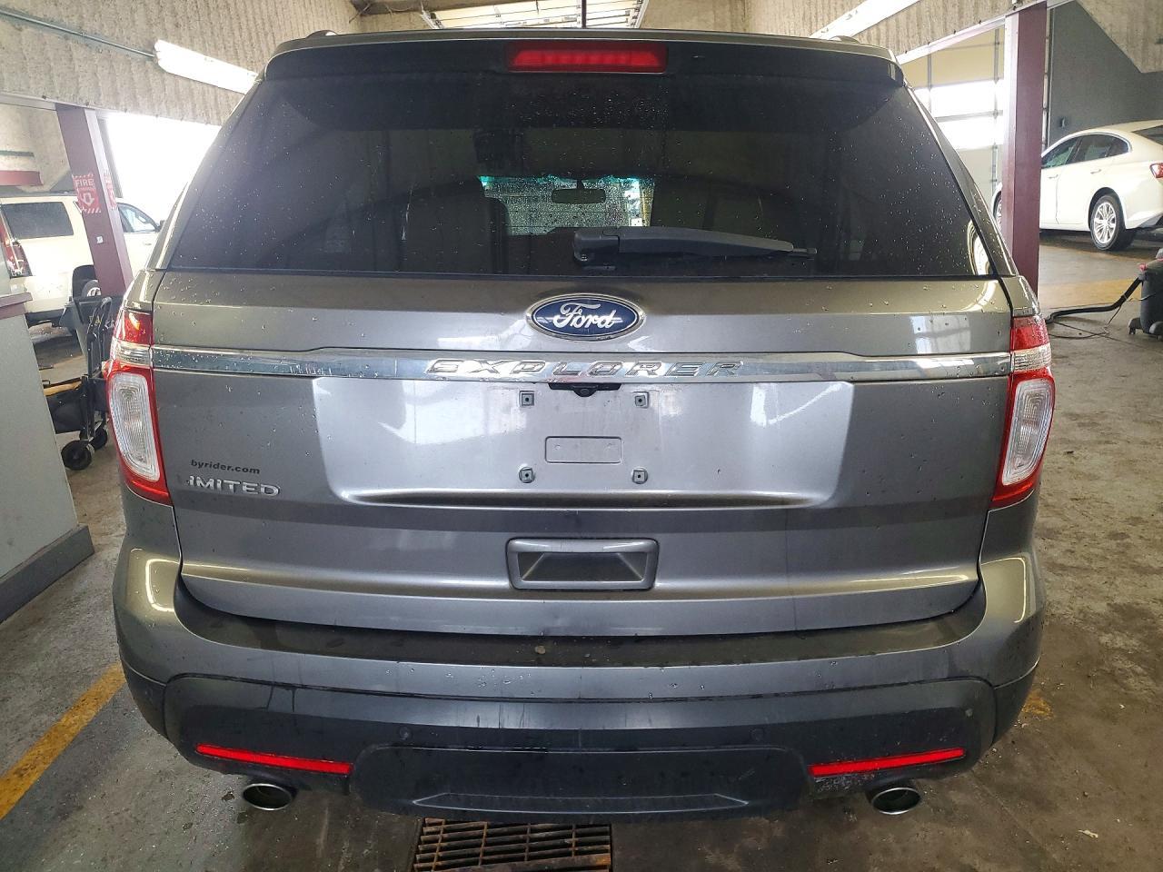 2011 Ford Explorer Limited - Image 6