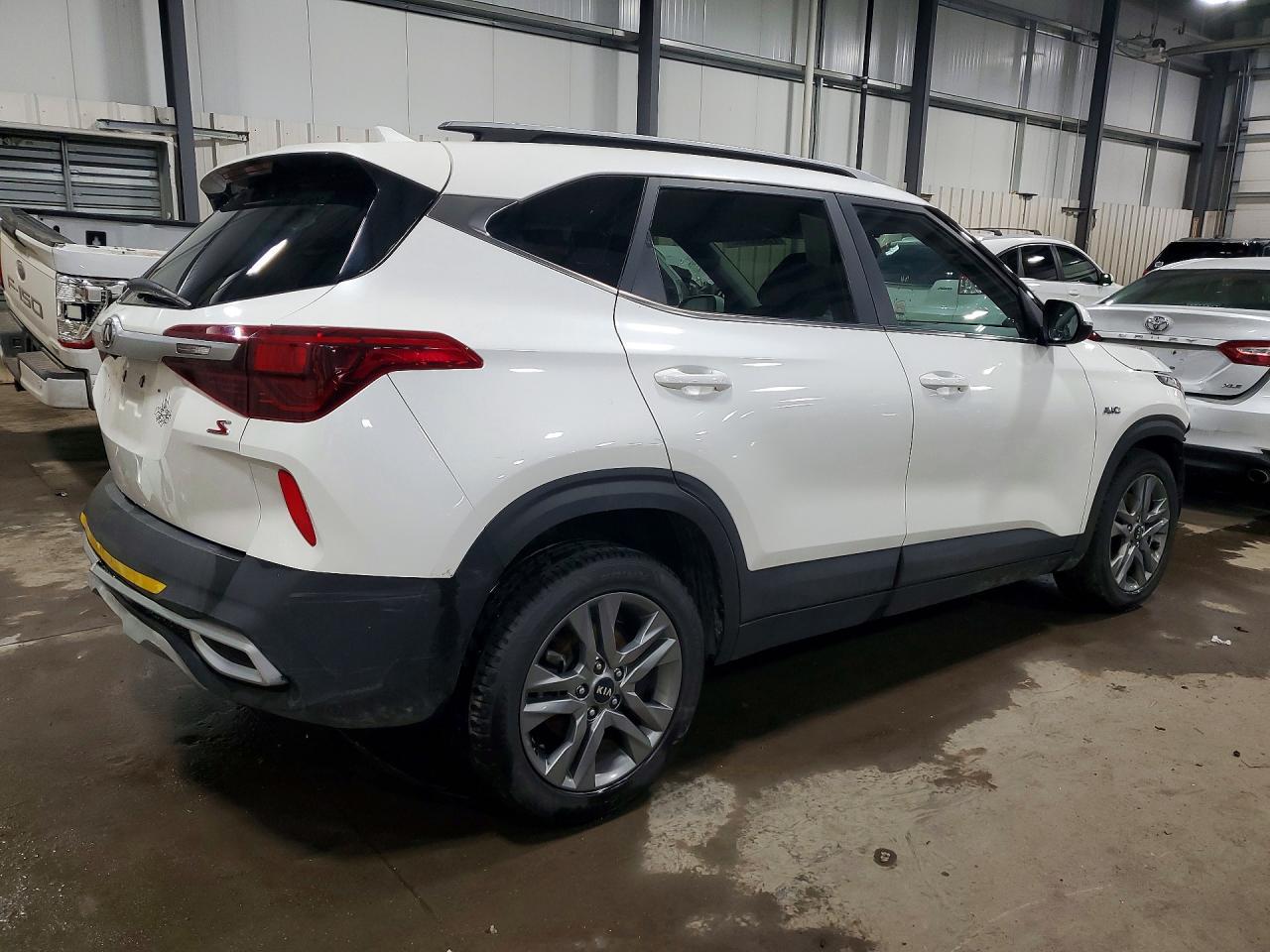 2021 Kia Seltos S - Фото 3