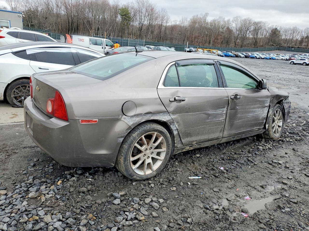 2011 Chevrolet Malibu Ls - Image 3