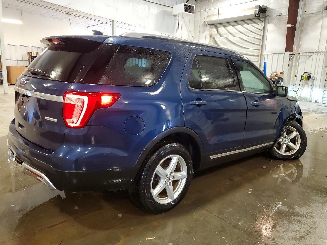 2016 Ford Explorer Xlt - Фото 3