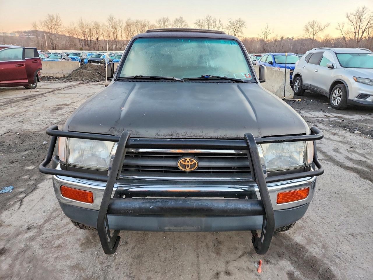 1998 Toyota 4Runner - Image 5