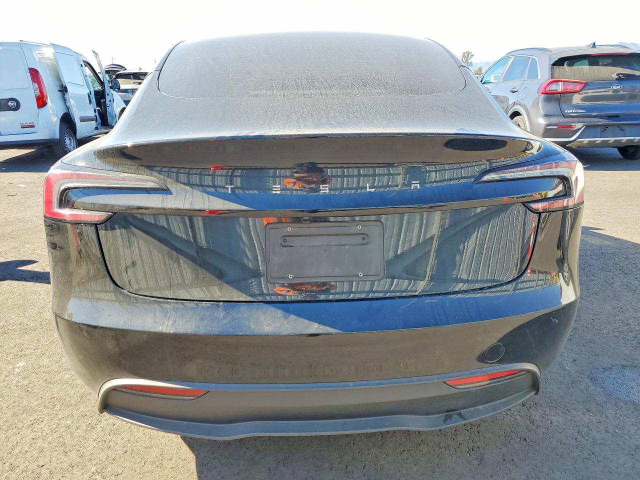 2025 Tesla Model 3 - Image 6