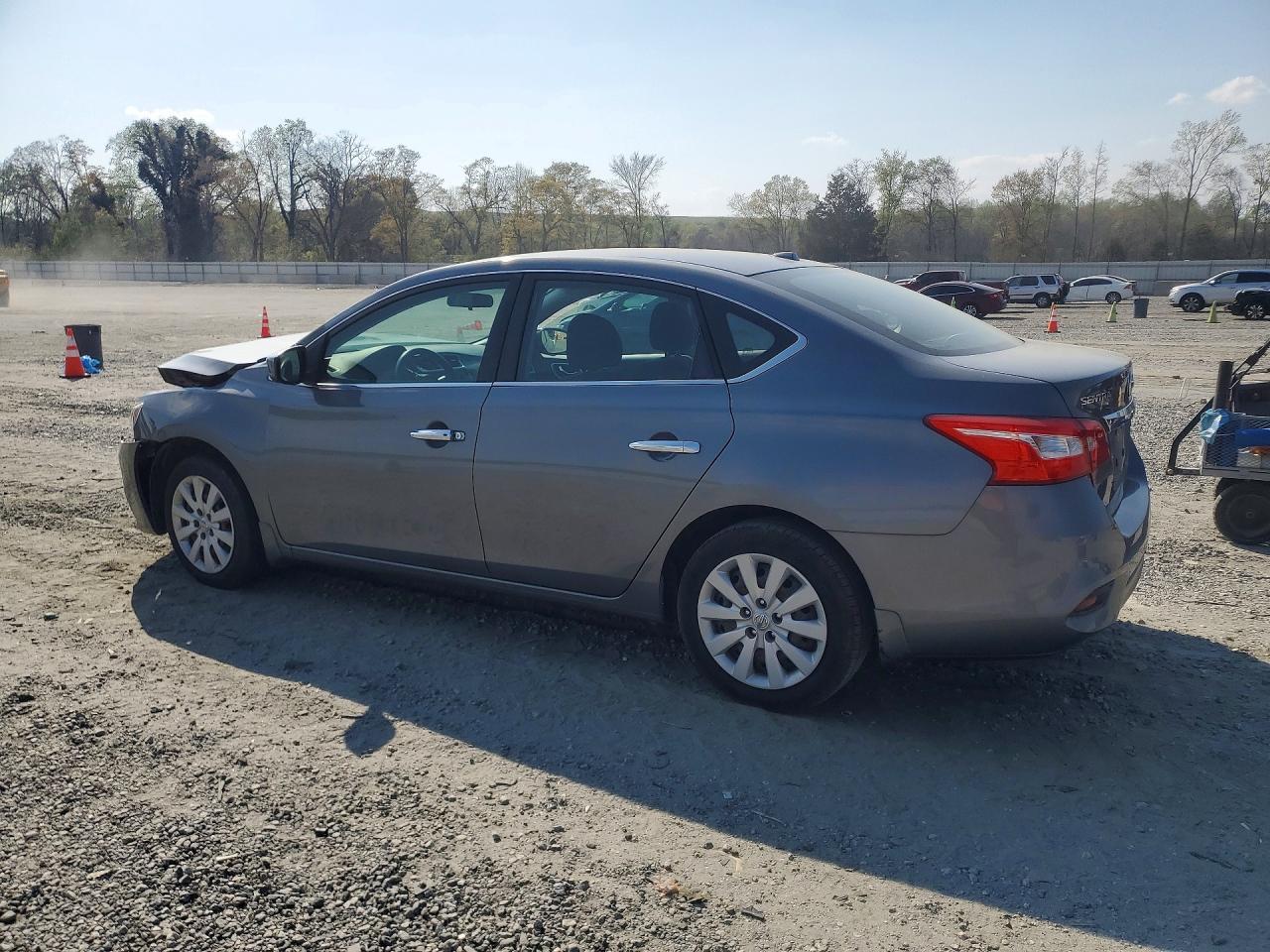 2017 Nissan Sentra - Фото 2