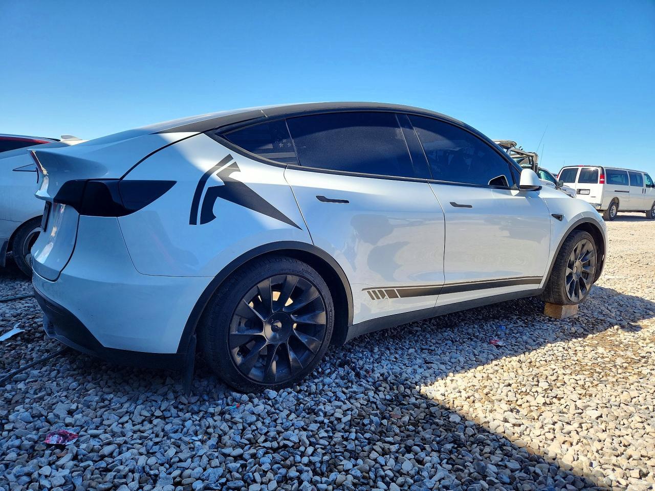 2023 Tesla Model Y - Image 3