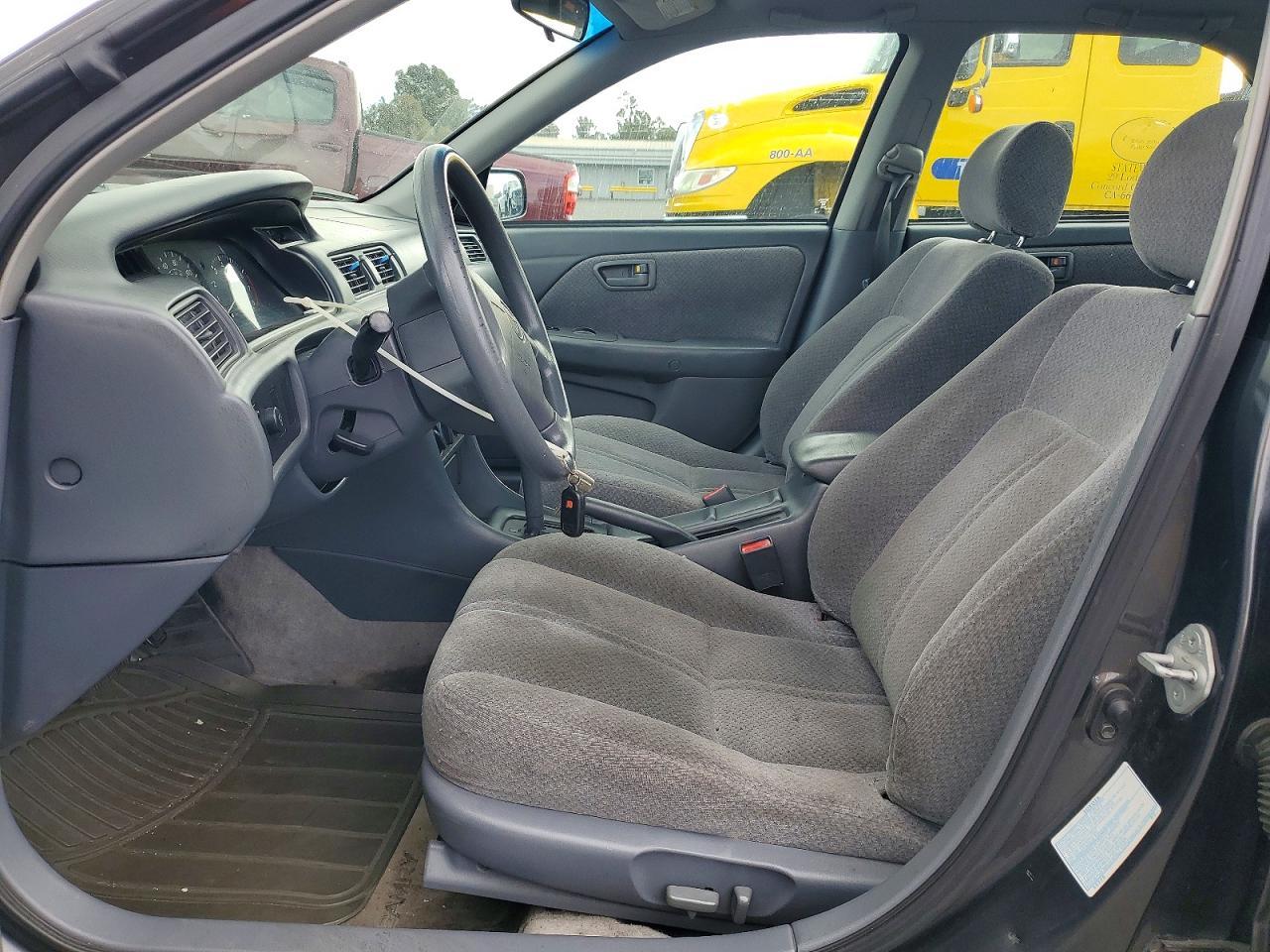 2001 Toyota Camry Le V6 - Image 7