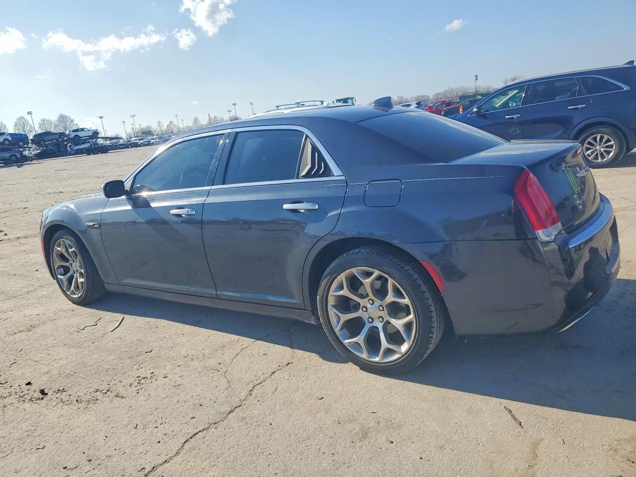 2018 Chrysler 300C Hemi C - Image 2