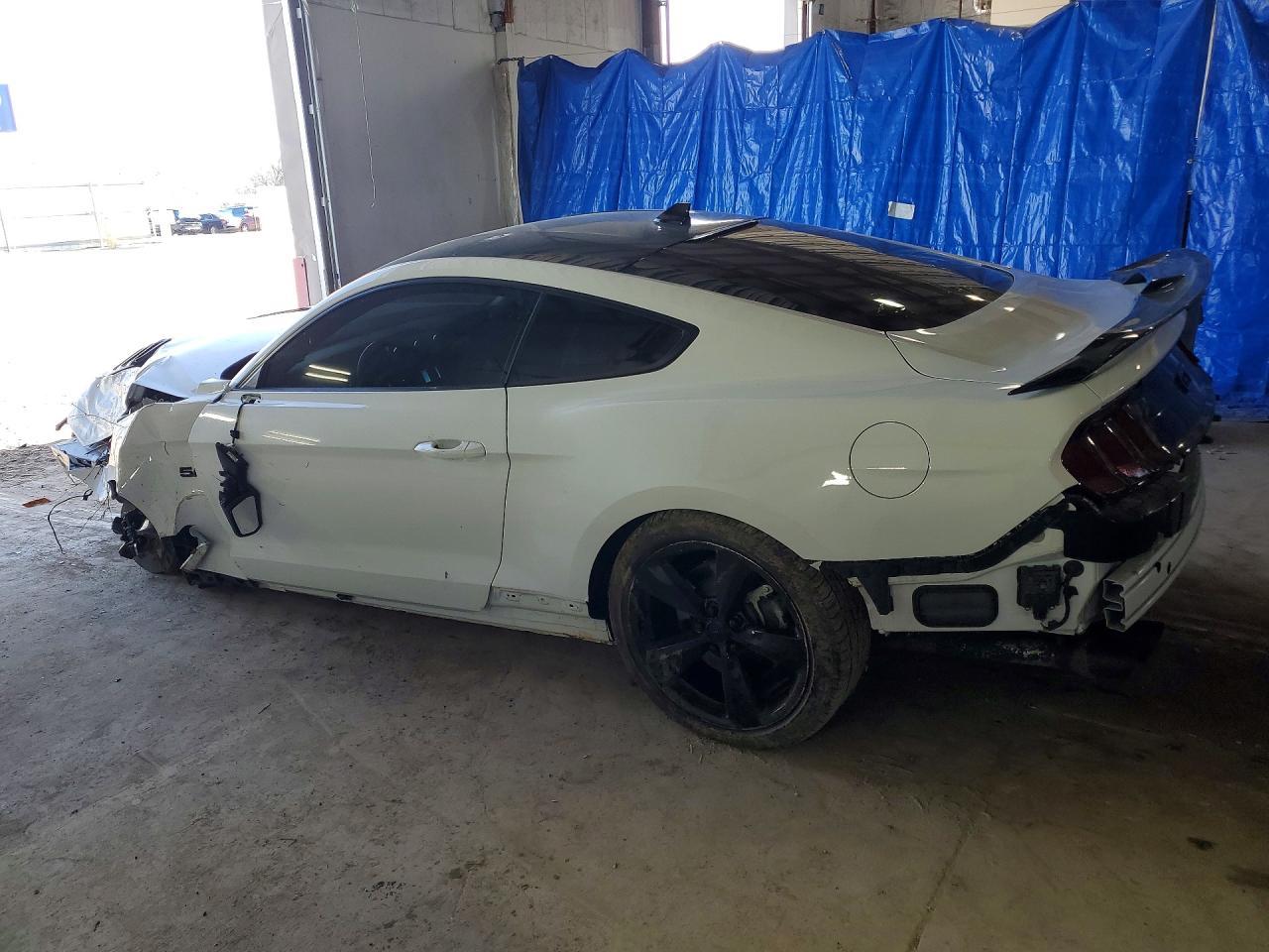 2023 Ford Mustang Gt - Фото 2