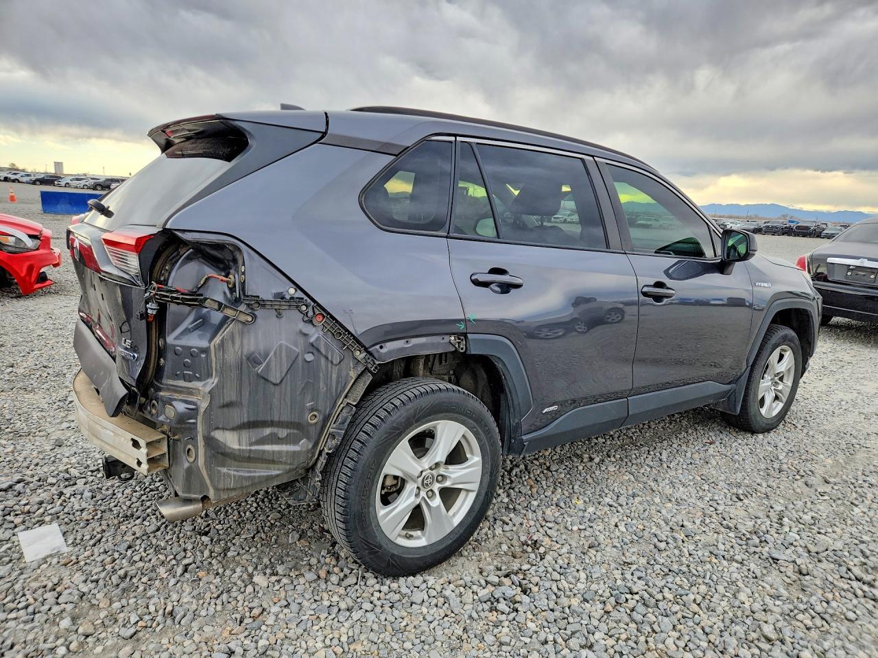 2021 Toyota Rav4 Hybrid Le - Image 3