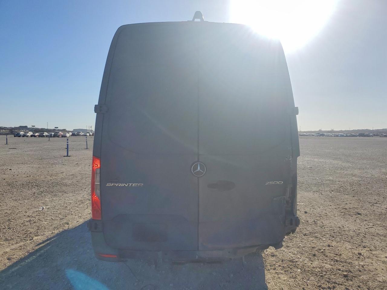 2019 Mercedes-Benz Sprinter 2500 - Фото 6
