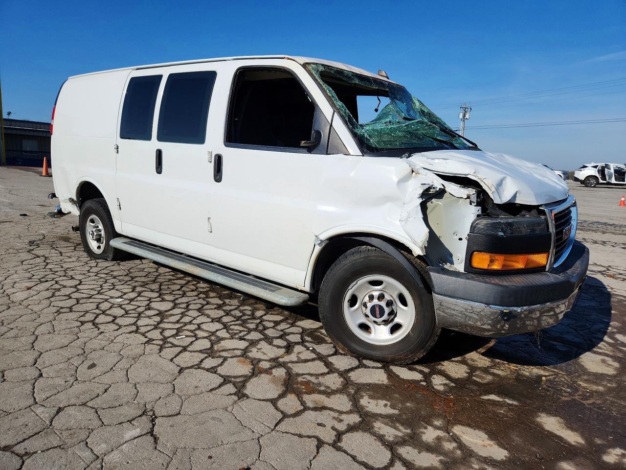 2020 GMC Savana 2500 Cargo Delivery Van - Фото 4