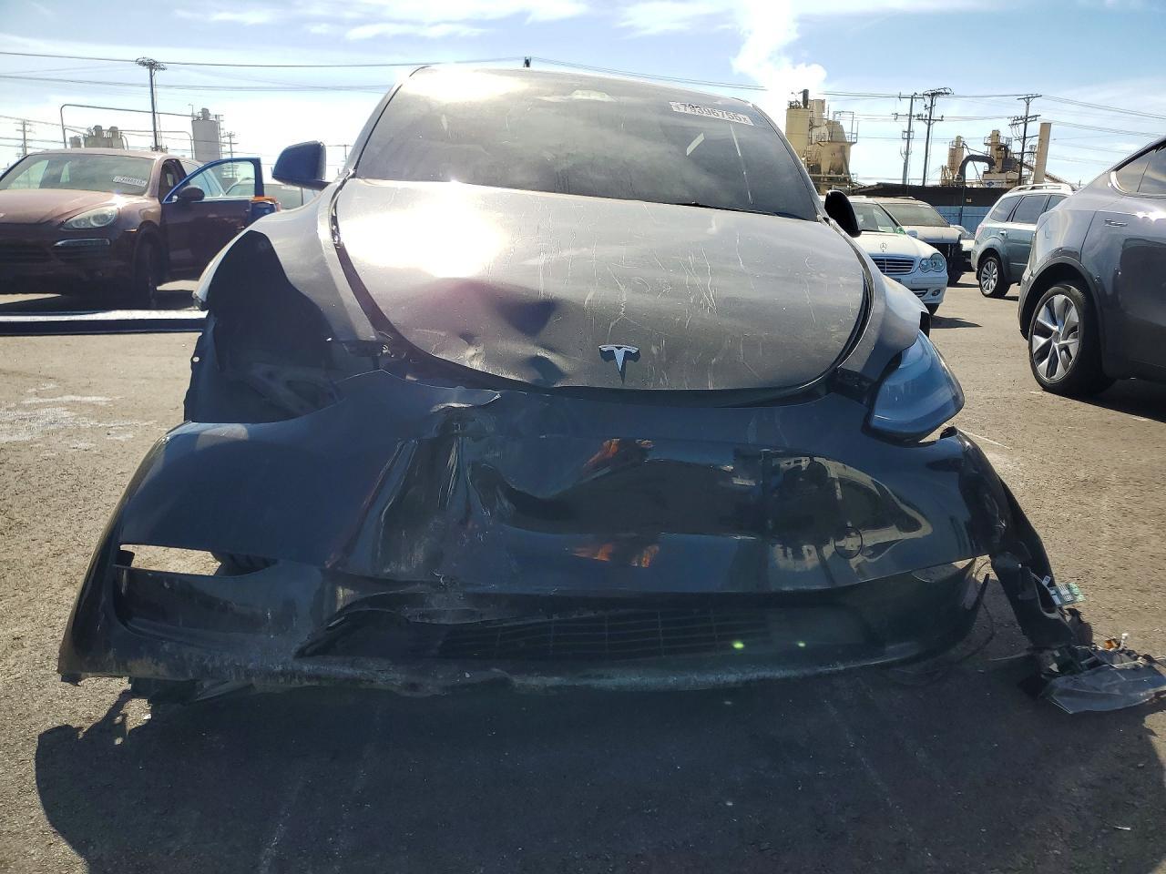 2024 Tesla Model Y - Image 5