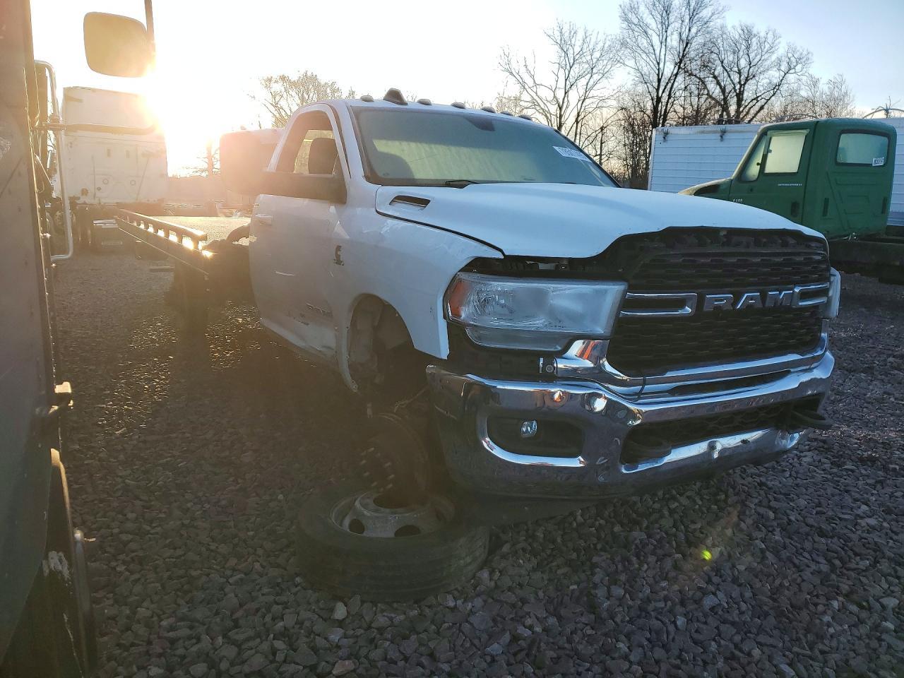 2022 Ram 5500 - Image 4