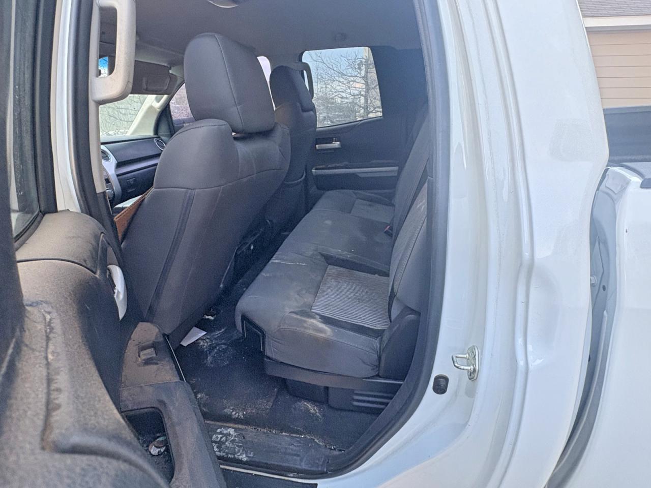 2016 Toyota Tundra Sr5 - Image 6