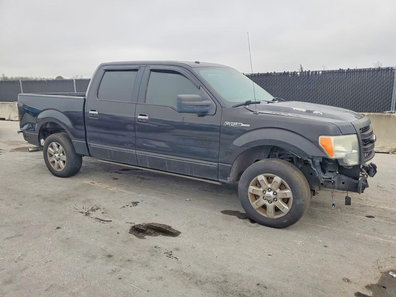 2010 Ford F150 Supercrew - Image 4