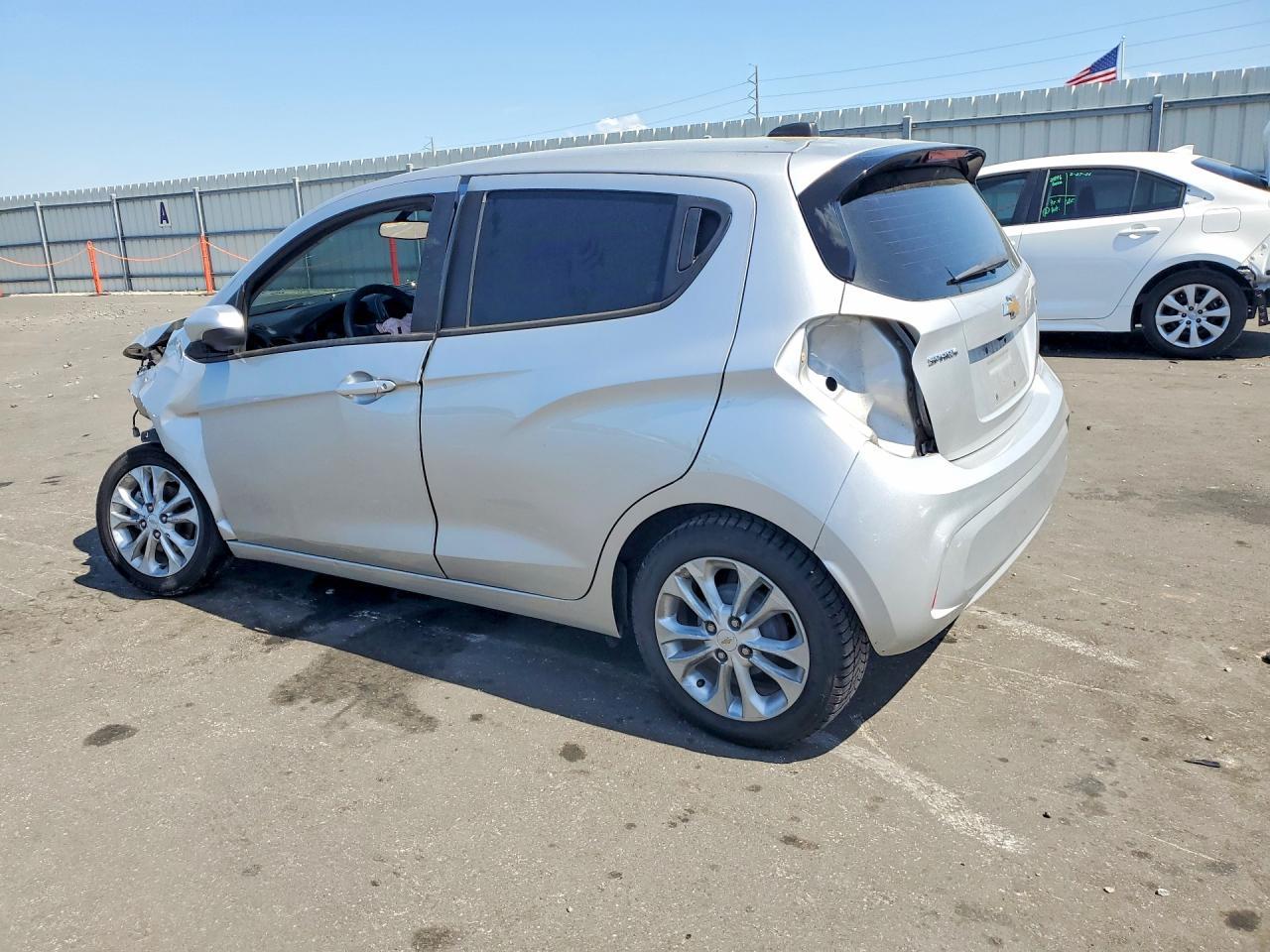 2021 Chevrolet Spark 1Lt - Фото 2