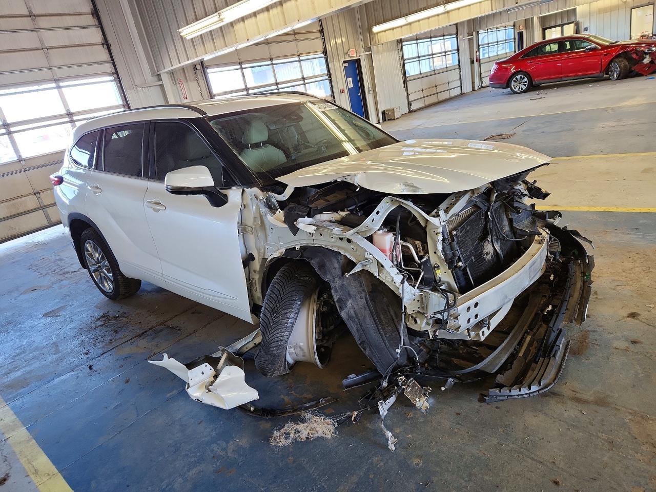 2020 Toyota Highlander Limited - Image 4