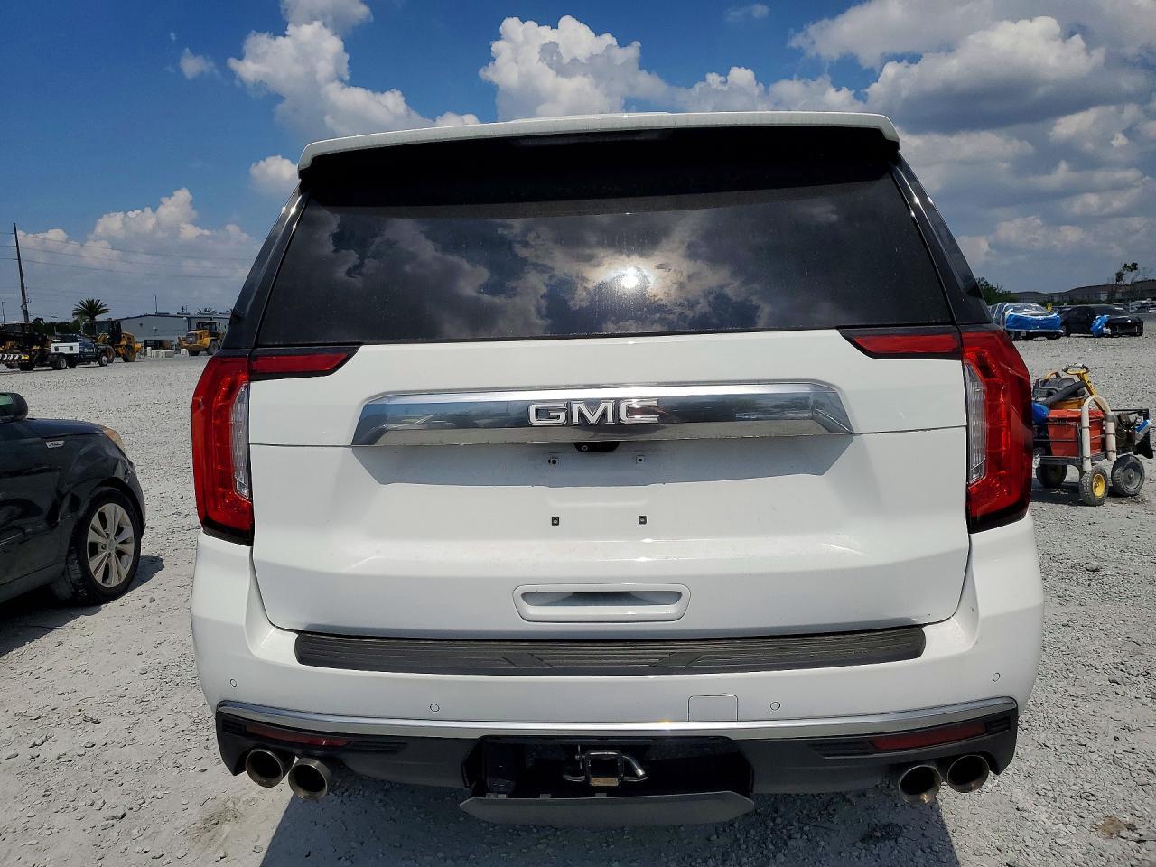 2021 GMC Yukon Denali - Image 6