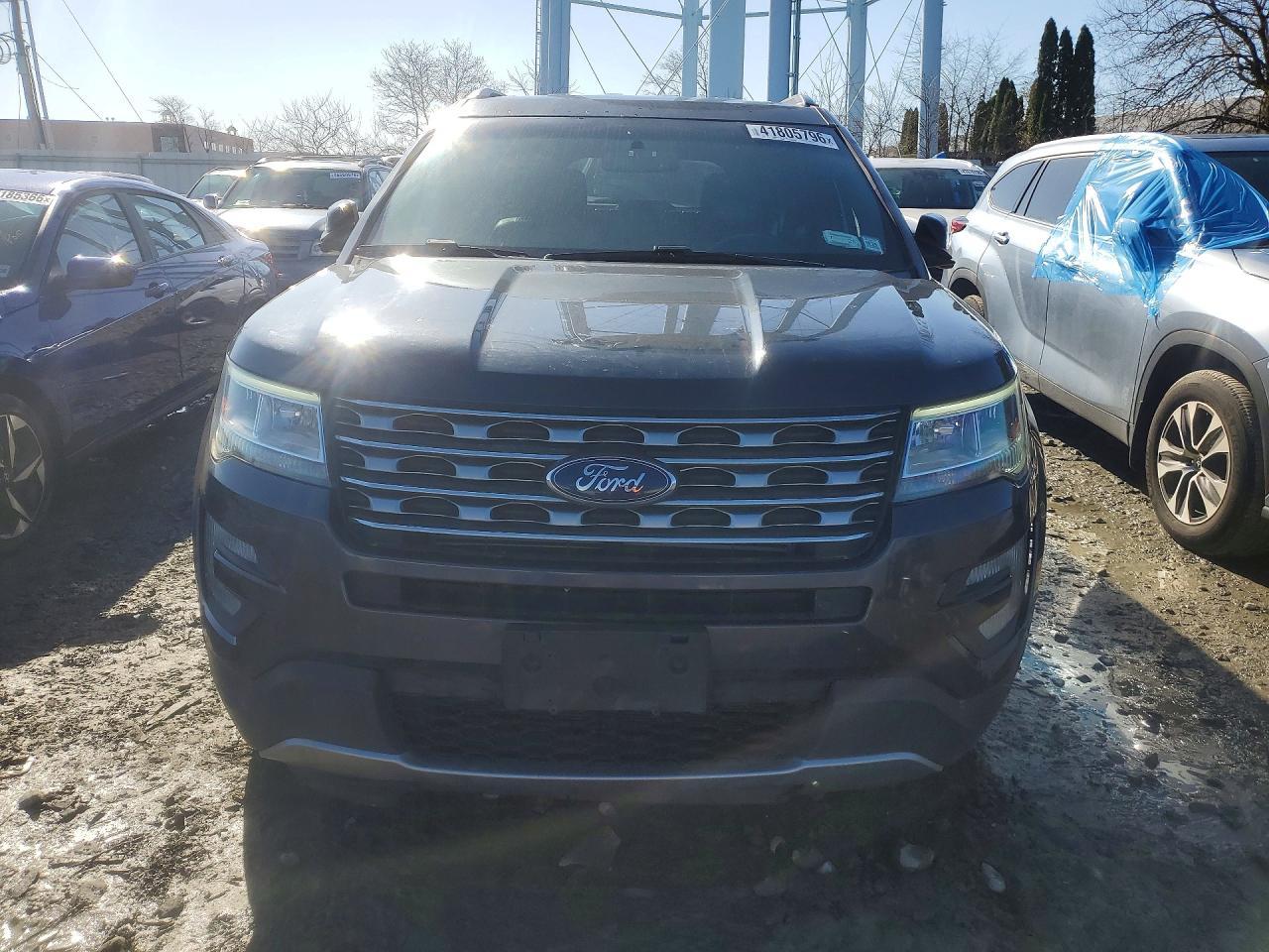 2017 Ford Explorer Xlt - Image 5