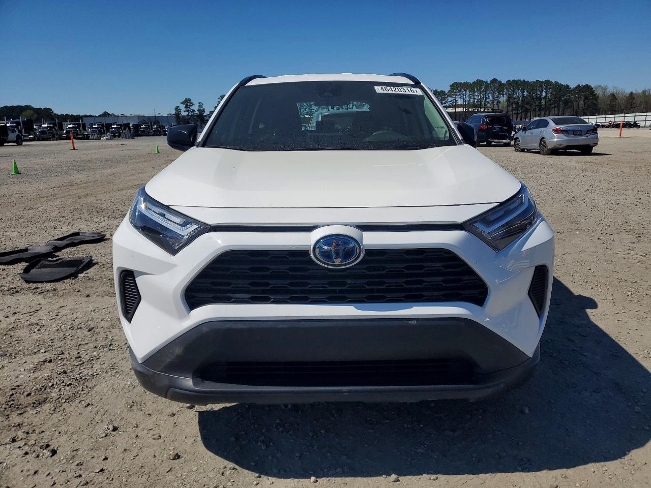 2024 Toyota Rav4 Hybrid Le - Image 5